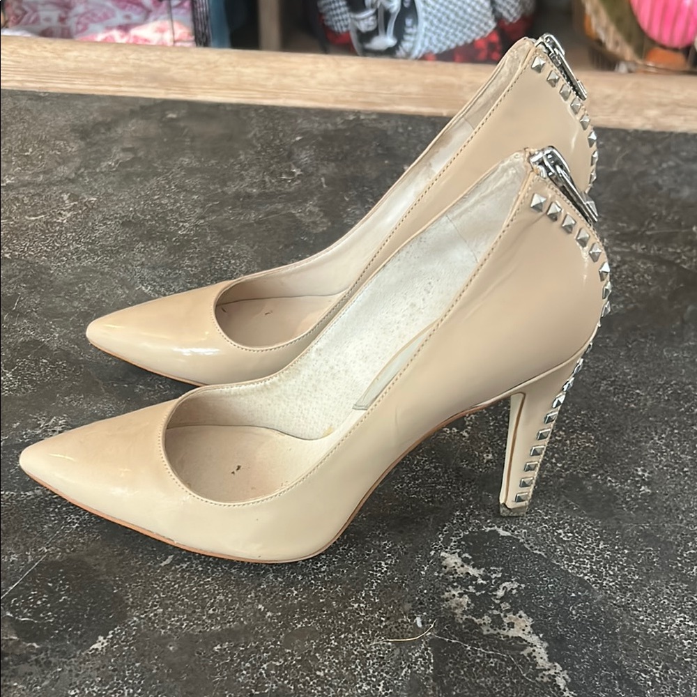 Michael Kors Women's Beige Pumps - Picture 2 of 7